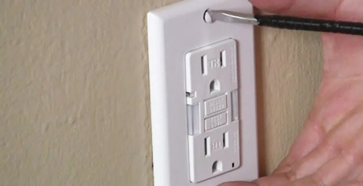 gfc outlets service securing and mounting ground fault circuit interrupter outlet by certified electricians in Scottsdale, AZ